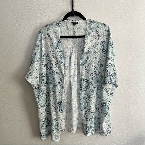 Torrid White Blue Medallion Print Sheer Kimono Short Sleeve Cardigan size 1X - Picture 1 of 7